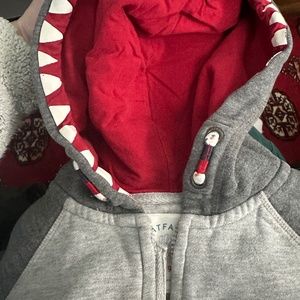 Boys Fat face Young Crew Size 8/9 Grey Shark Hoodie